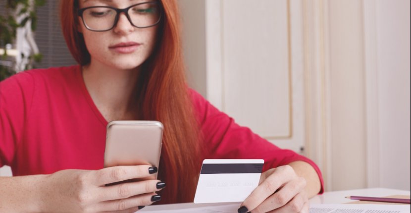 В ЦБ не поддержали обязательное применения ИИ для разблокировки счетов