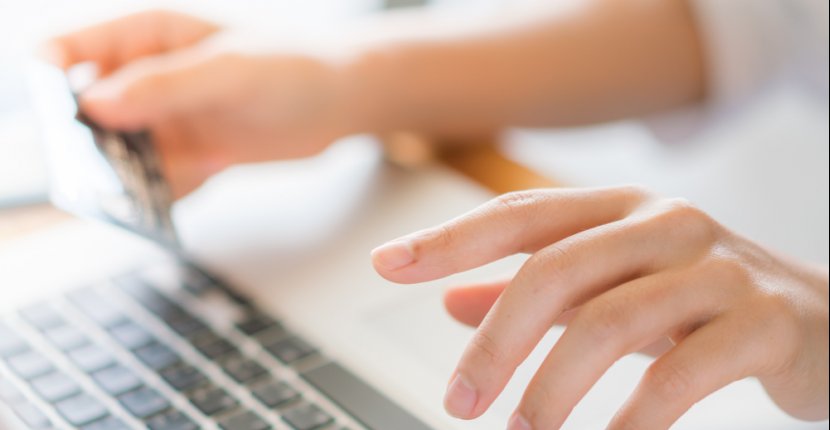 С 1 марта онлайн-сервисы не смогут списывать деньги по старым данным пользователя