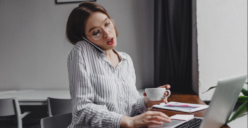 ИБ-эксперт предупредил, какие фразы привлекают внимание мошенников в чатах